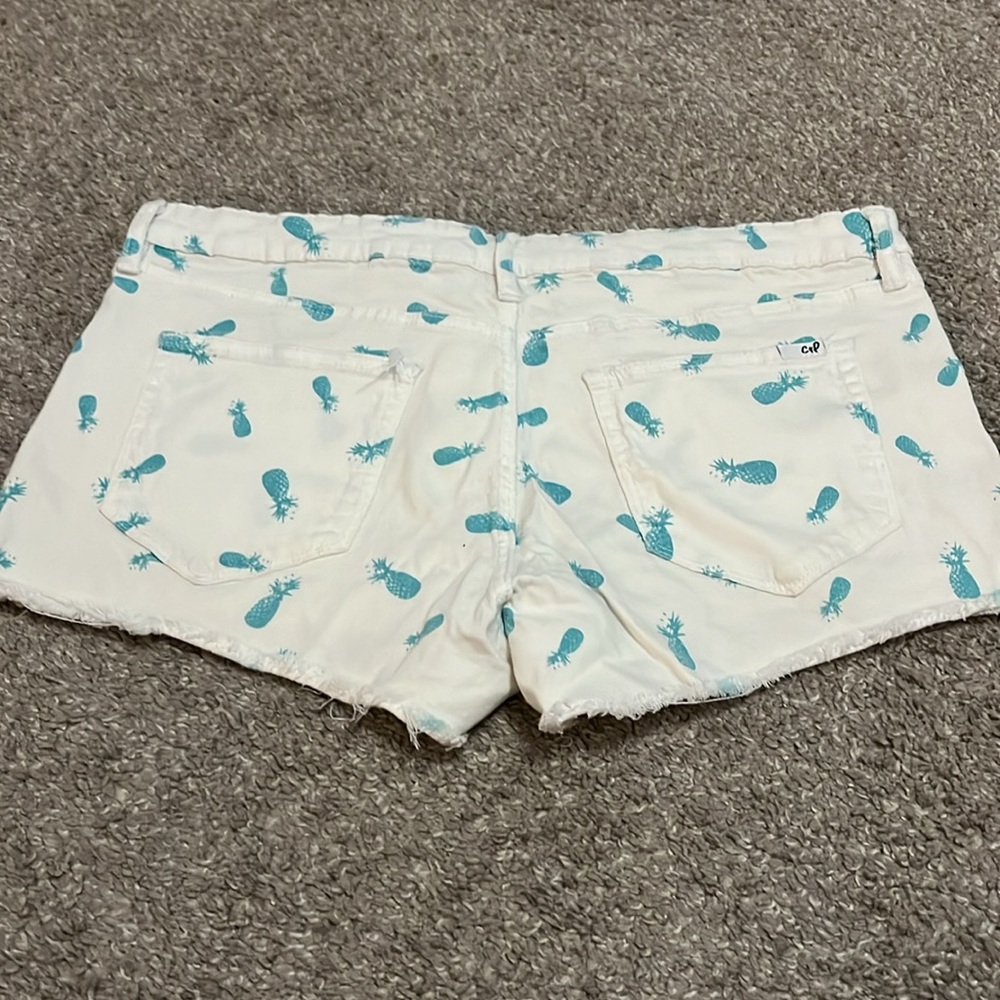 Chip and Pepper white denim cutoff shorts with teal pineapples size 31 - Picture 4 of 5